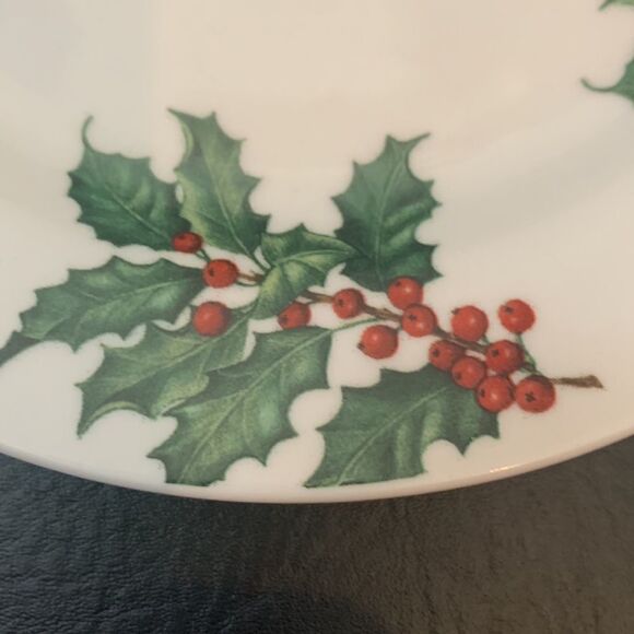 Hallmark Poinsettia Green Red Christmas Holiday 7 1/2 Inch Salad Dessert Plate - Picture 3 of 6